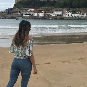 Off shoulder printed top